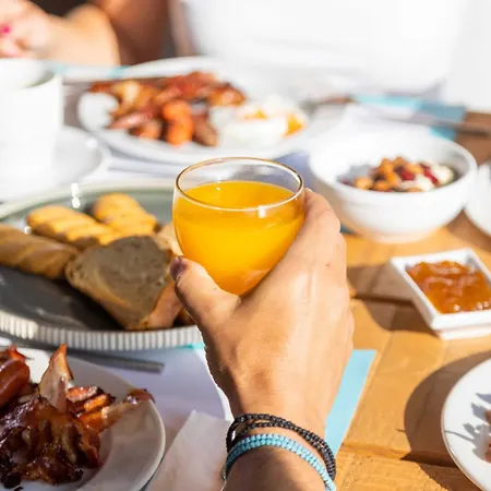 Rigas Boutique & أفيتوس